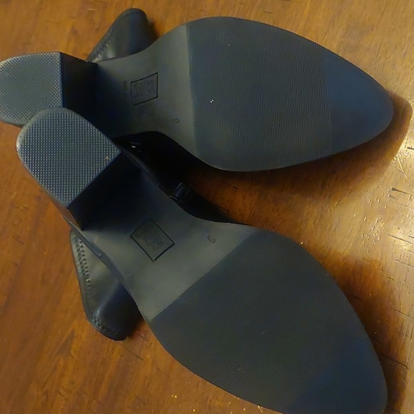 Brash Black Chunky-heeled Booties - Picture 10 of 12